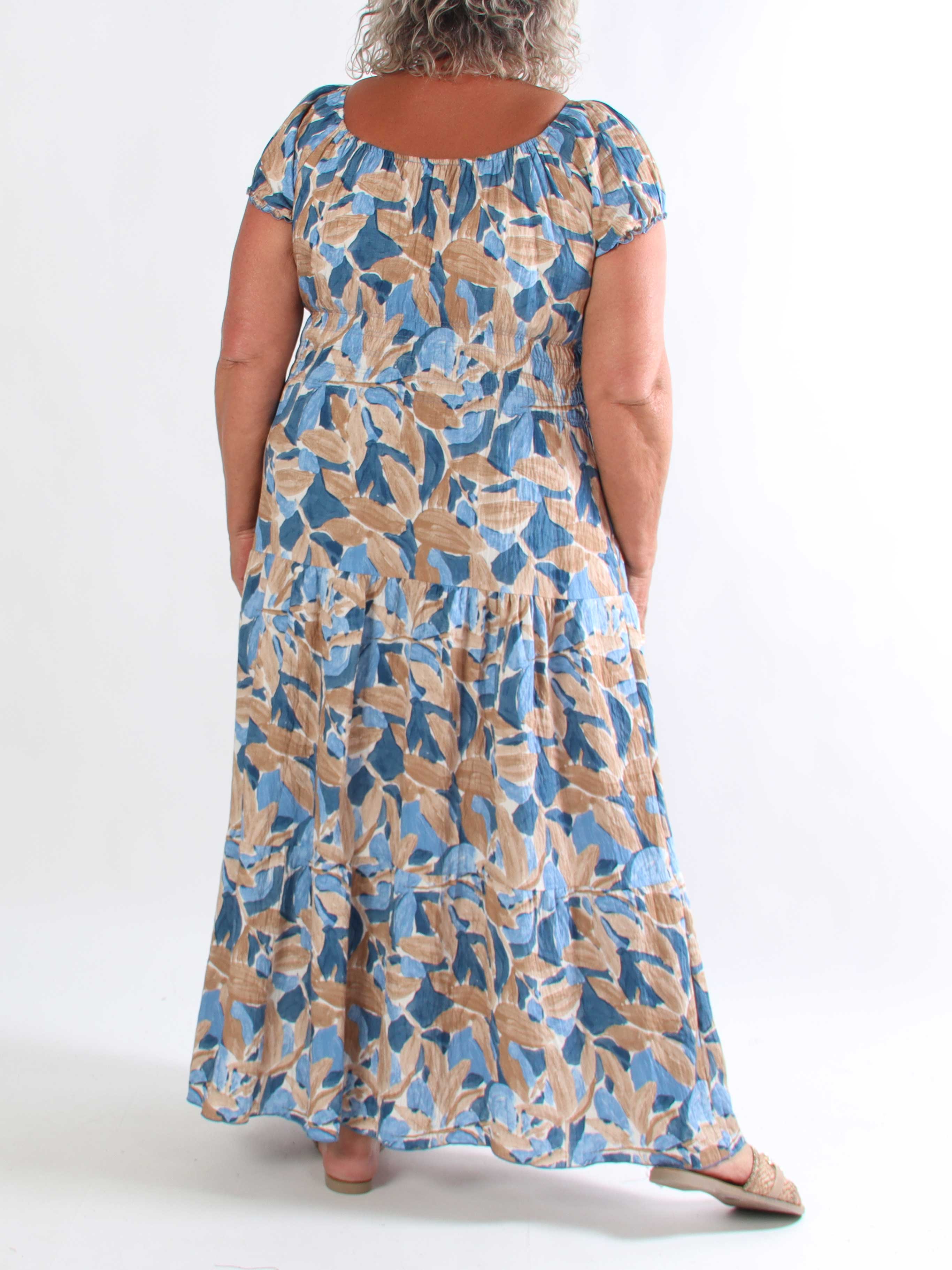 Leilani Leaf - Plus size kjole i viskose med træknapper og smock